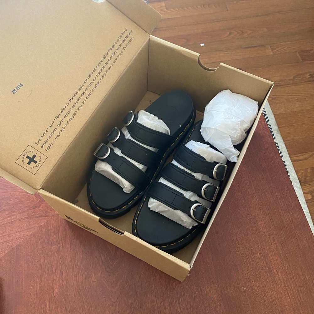 Sandals/Slides
